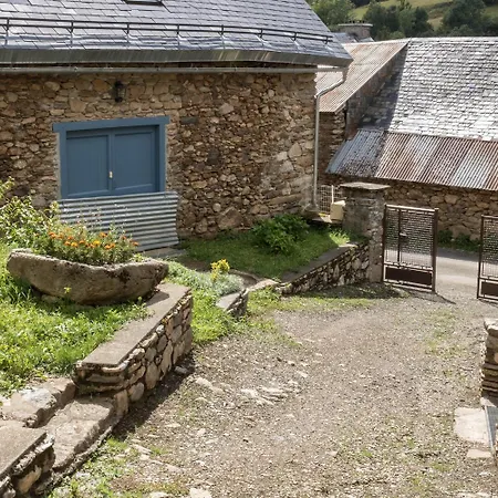 Au Village *