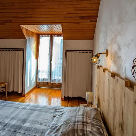 Au Village * Jurvielle