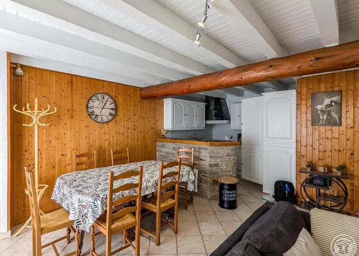 بيت للعطل Au Village Jurvielle